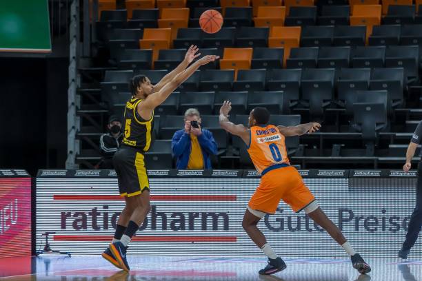 的英超后卫 的英超后卫