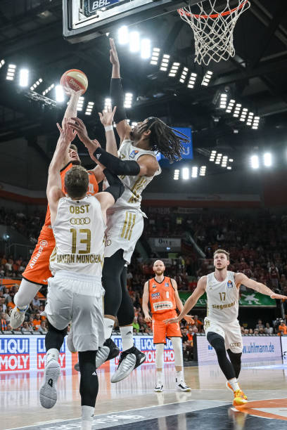 助攻中展现 助攻中展现